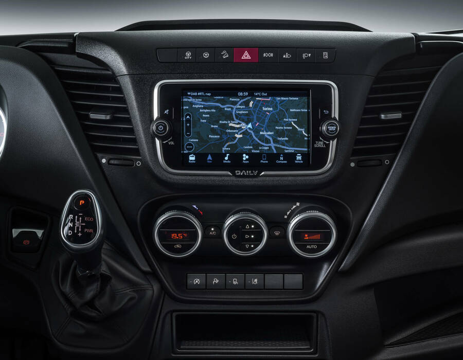 DAILY VAN MY22 DISPLAY NAV 5207 LHD DAILY VAN MY22 DISPLAY NAV 5207 LHD