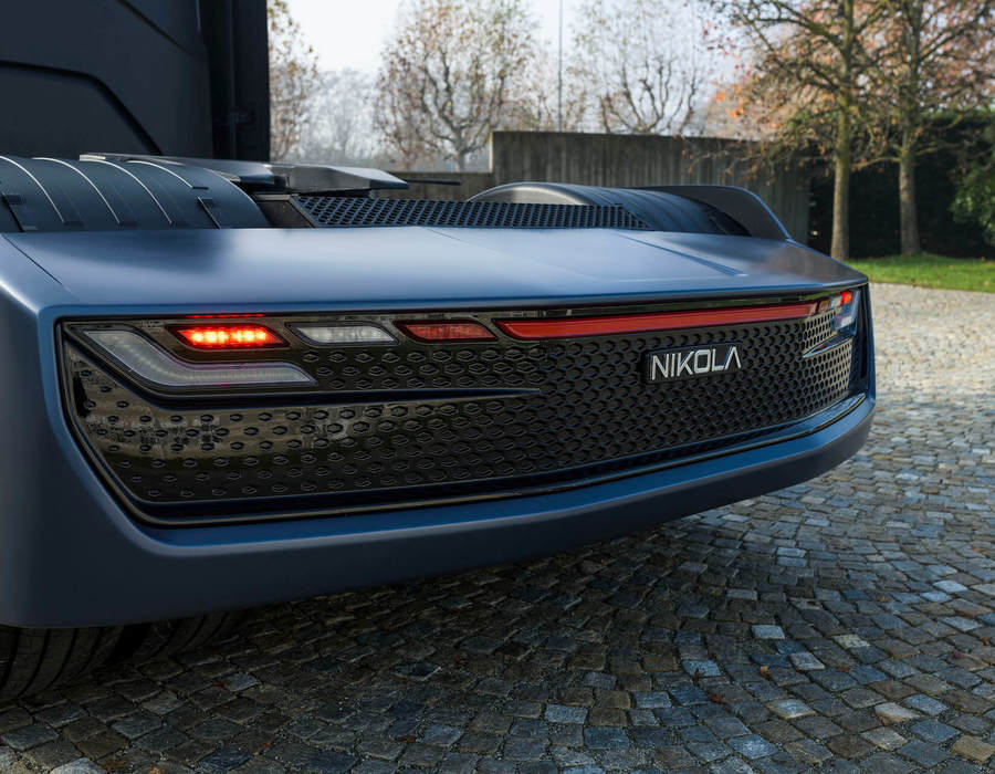 Nikola Tre detail ze zadu Nikola Tre detail ze zadu