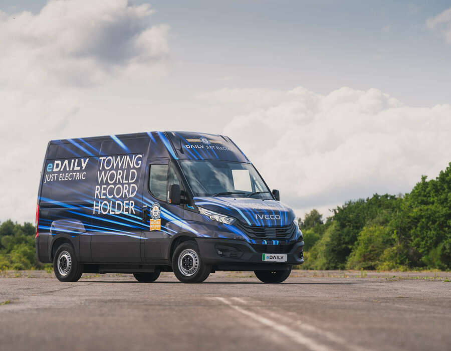 Iveco_e_Daily_Tow_World_Record_Luc_Lacey_0006