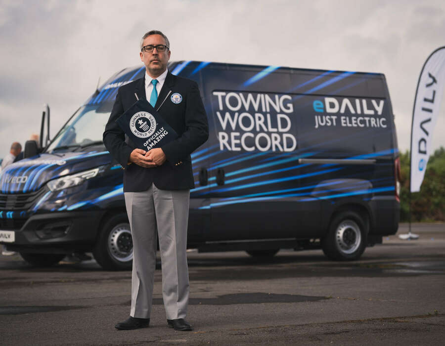 Iveco_e_Daily_Tow_World_Record_Luc_Lacey_0110