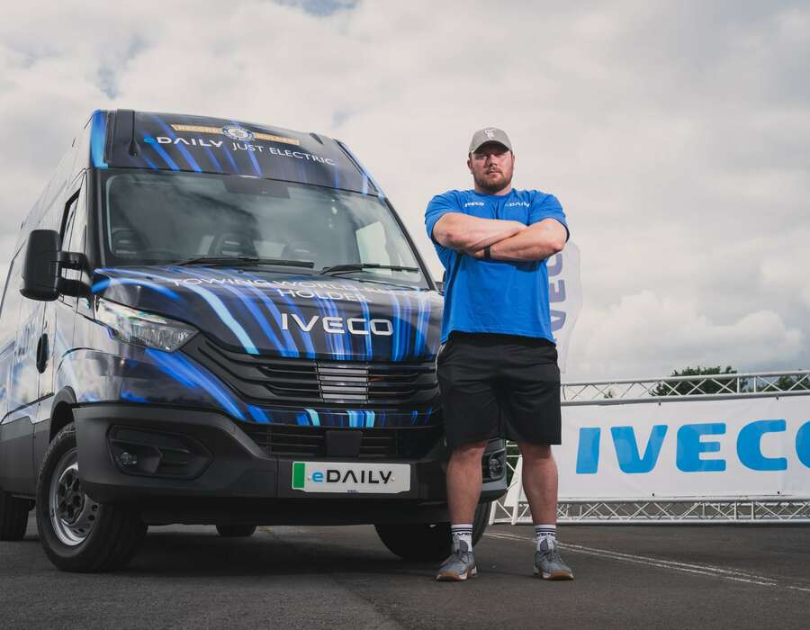 Iveco_e_Daily_Tow_World_Record_Luc_Lacey_0209 (1)