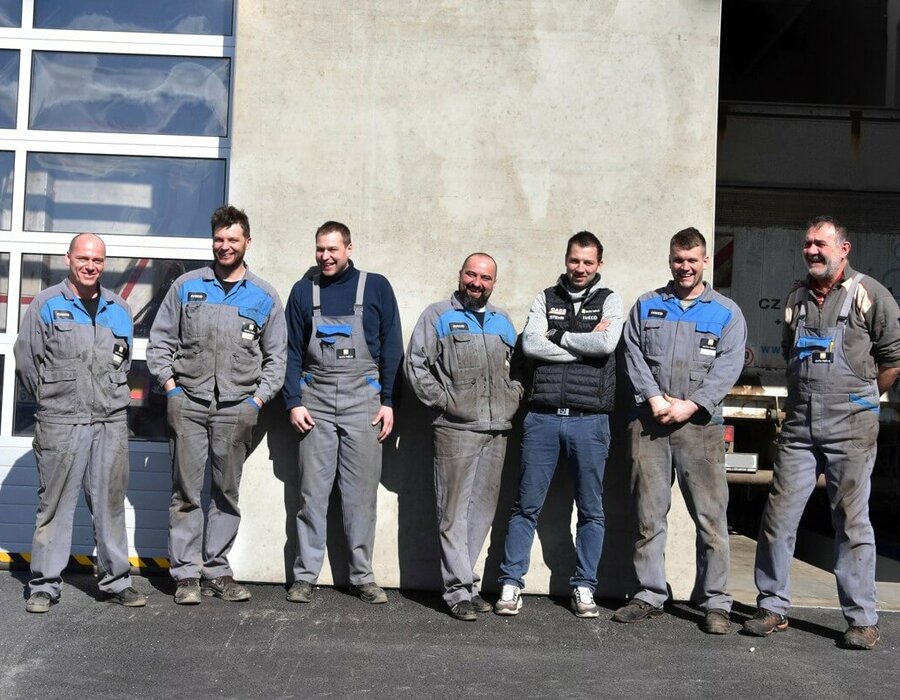 servis iveco - kolektiv mechanici Kaznějov servis iveco - kolektiv mechanici Kaznějov
